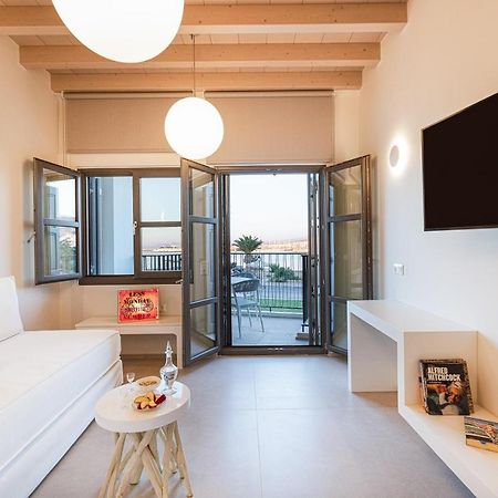 V77 Seafront Suites Rethymno  Bagian luar foto
