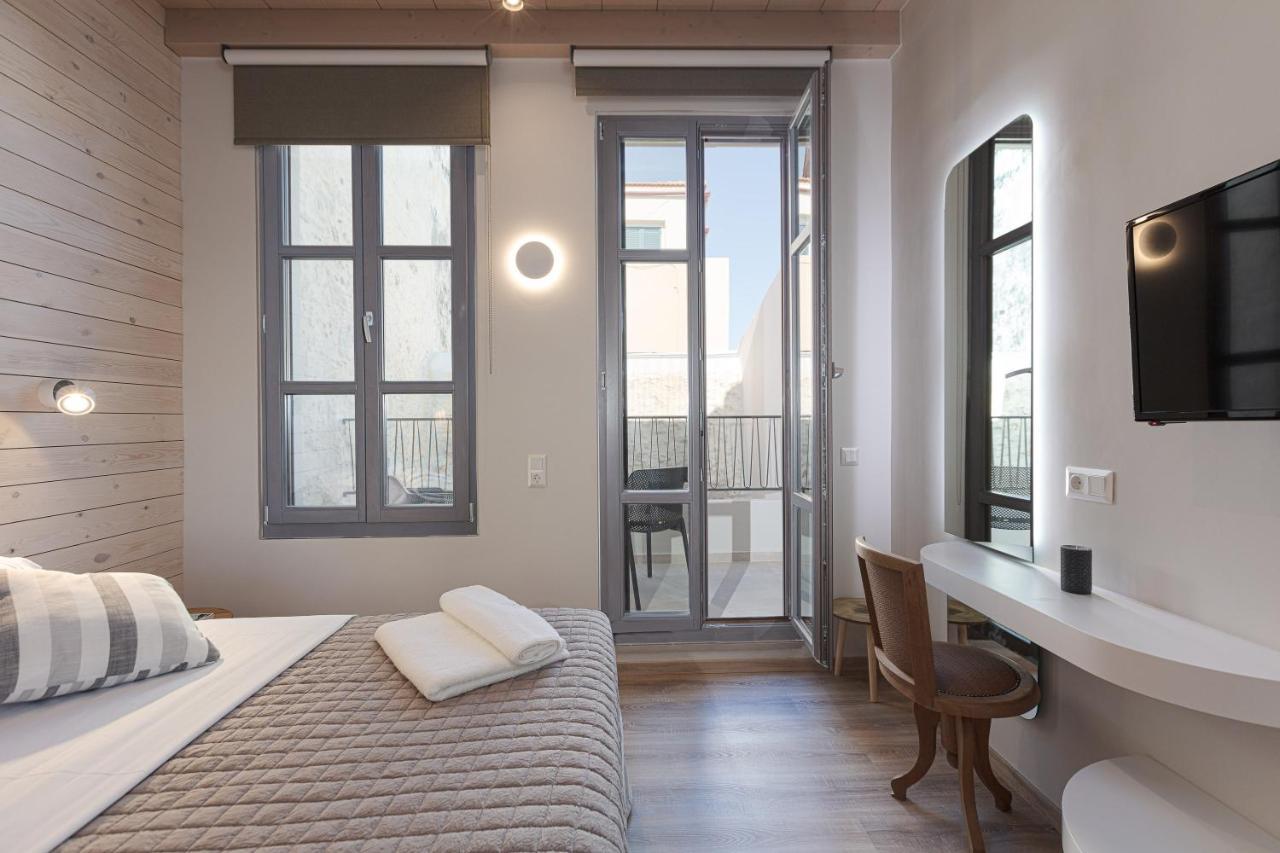 V77 Seafront Suites Rethymno  Bagian luar foto