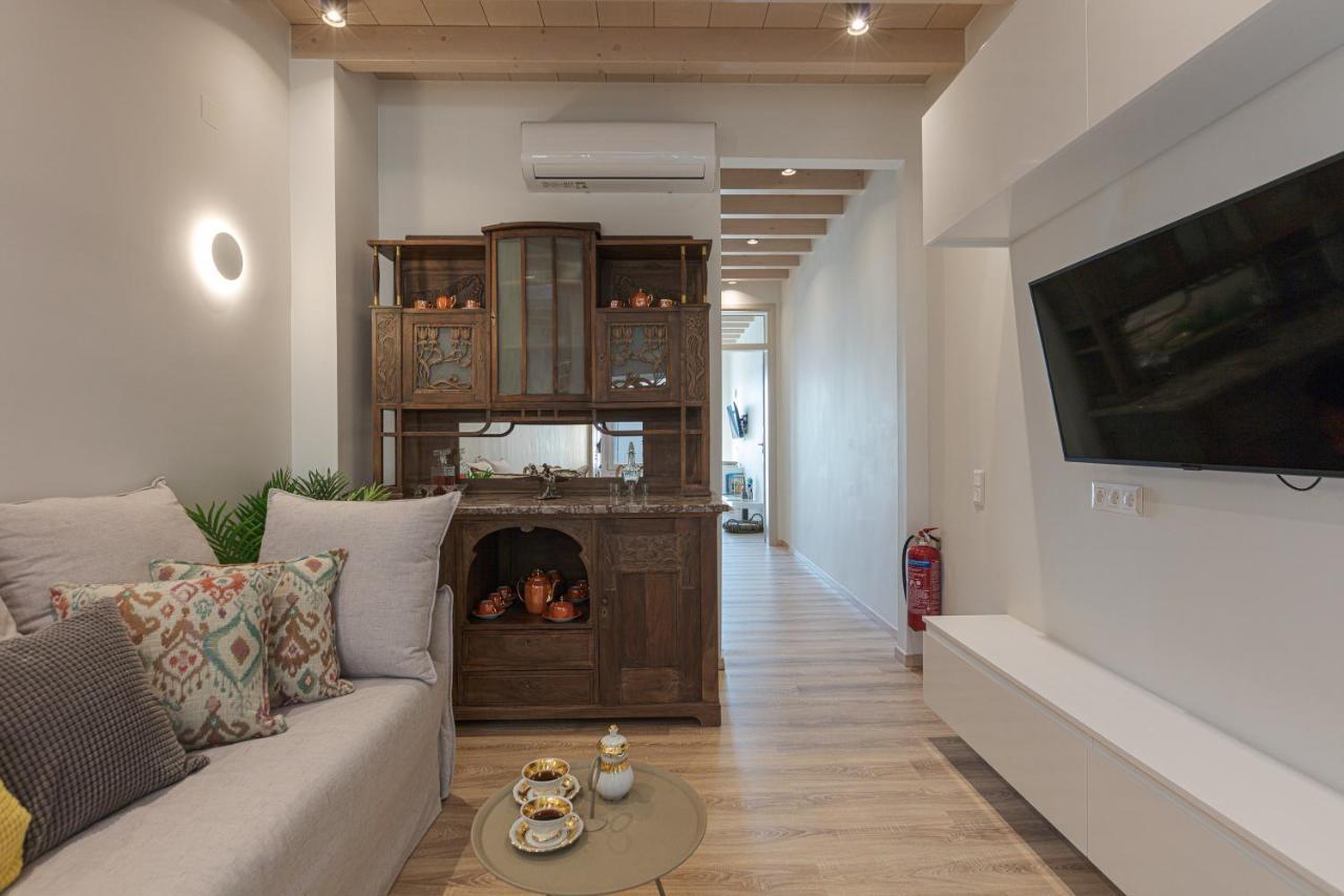V77 Seafront Suites Rethymno  Bagian luar foto