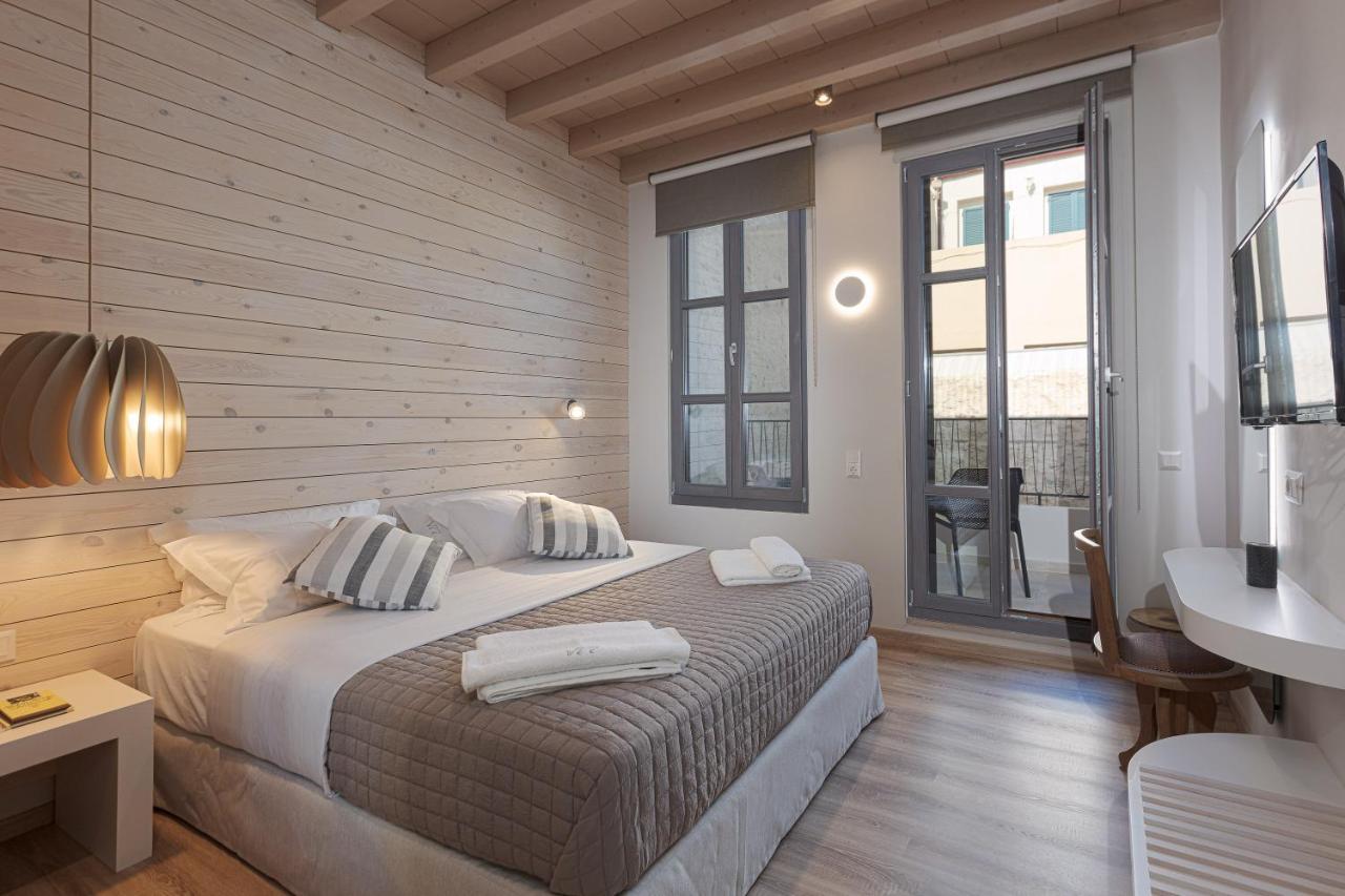 V77 Seafront Suites Rethymno  Bagian luar foto
