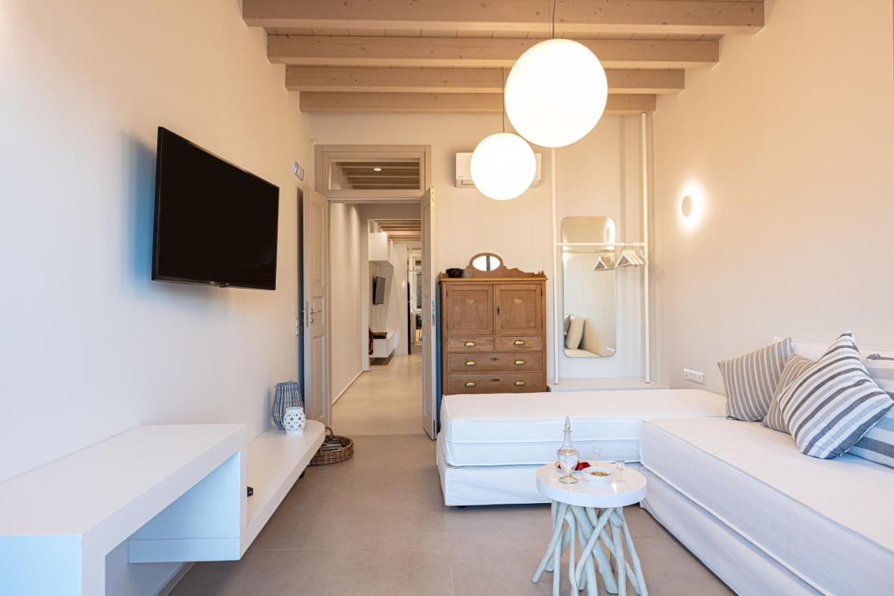 V77 Seafront Suites Rethymno  Bagian luar foto