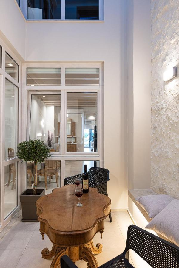 V77 Seafront Suites Rethymno  Bagian luar foto