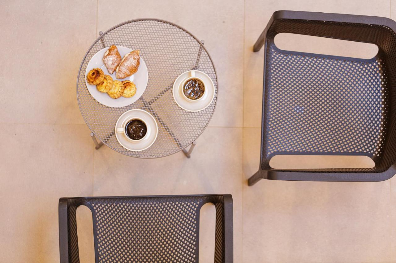 V77 Seafront Suites Rethymno  Bagian luar foto