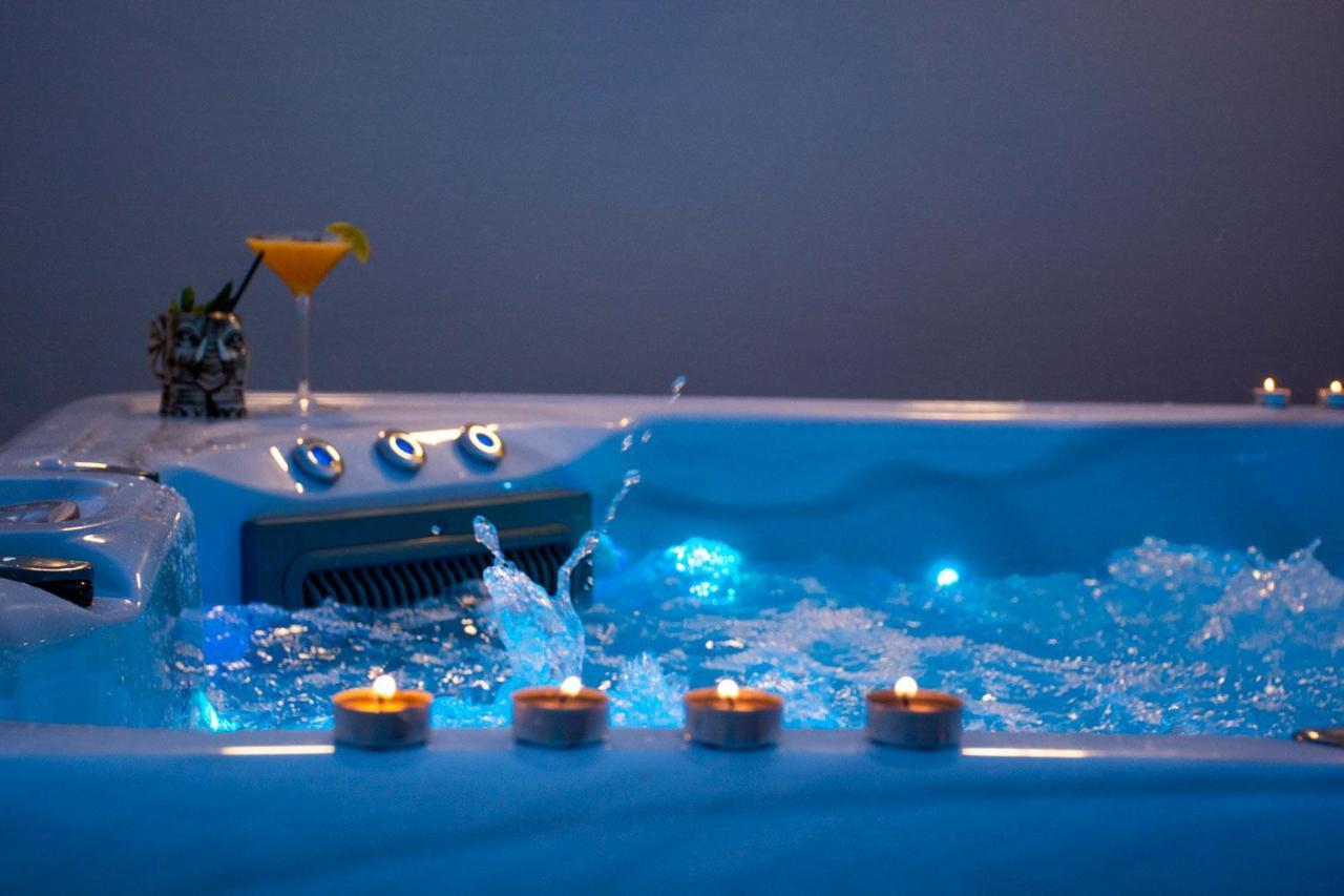 V77 Seafront Suites Rethymno  Bagian luar foto