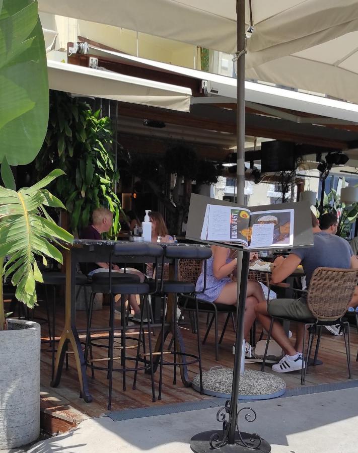 V77 Seafront Suites Rethymno  Ruang foto